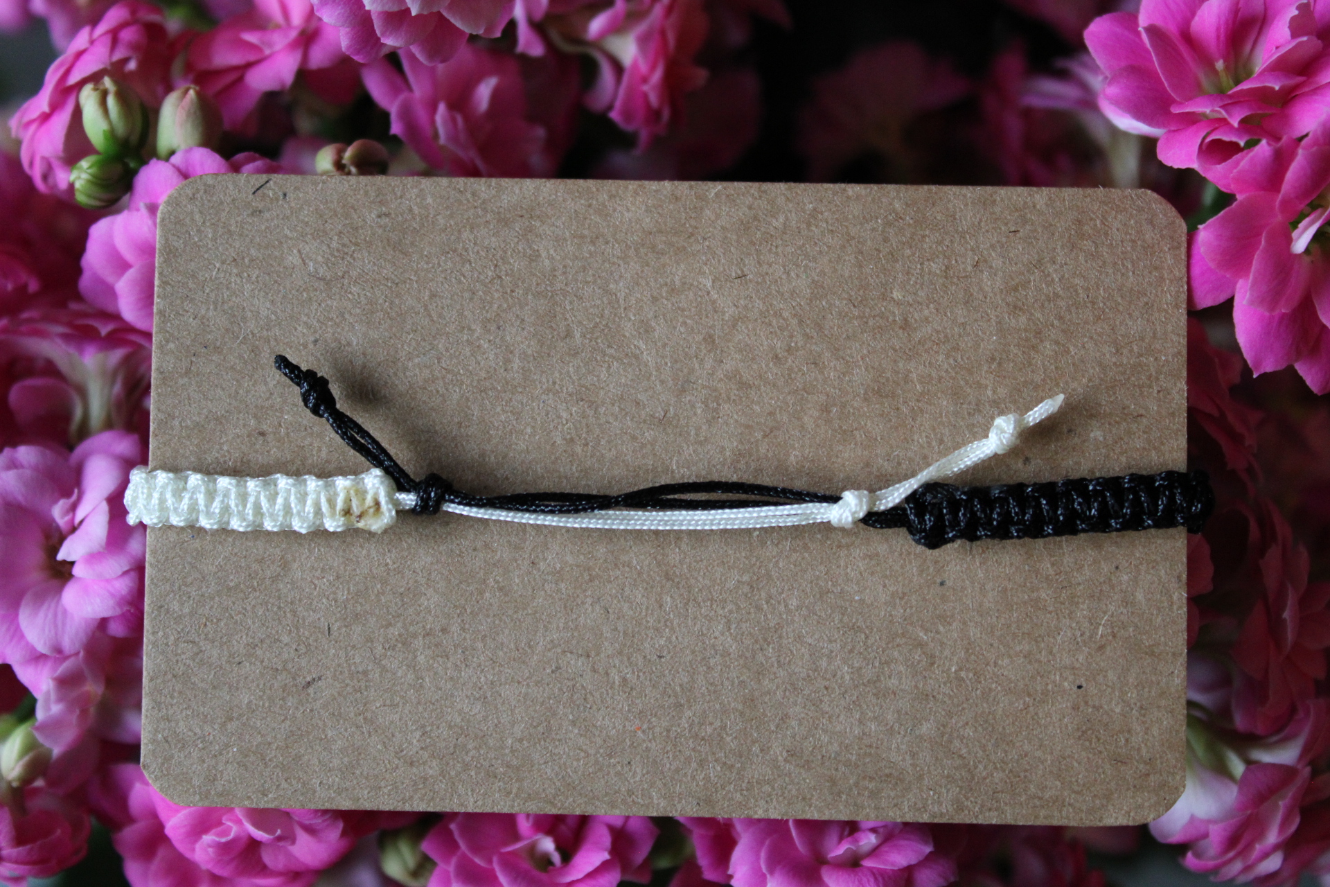 Sudraba krāsas In un Jaņ amulets - Image 2